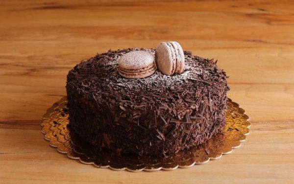 کیک تولد- ارسال هدیه به تهران- ارسال هدیه به ایران- تبریک تولد- ترافل - ارسال شیرینی - ارسال شکلات - کیک شکلاتی